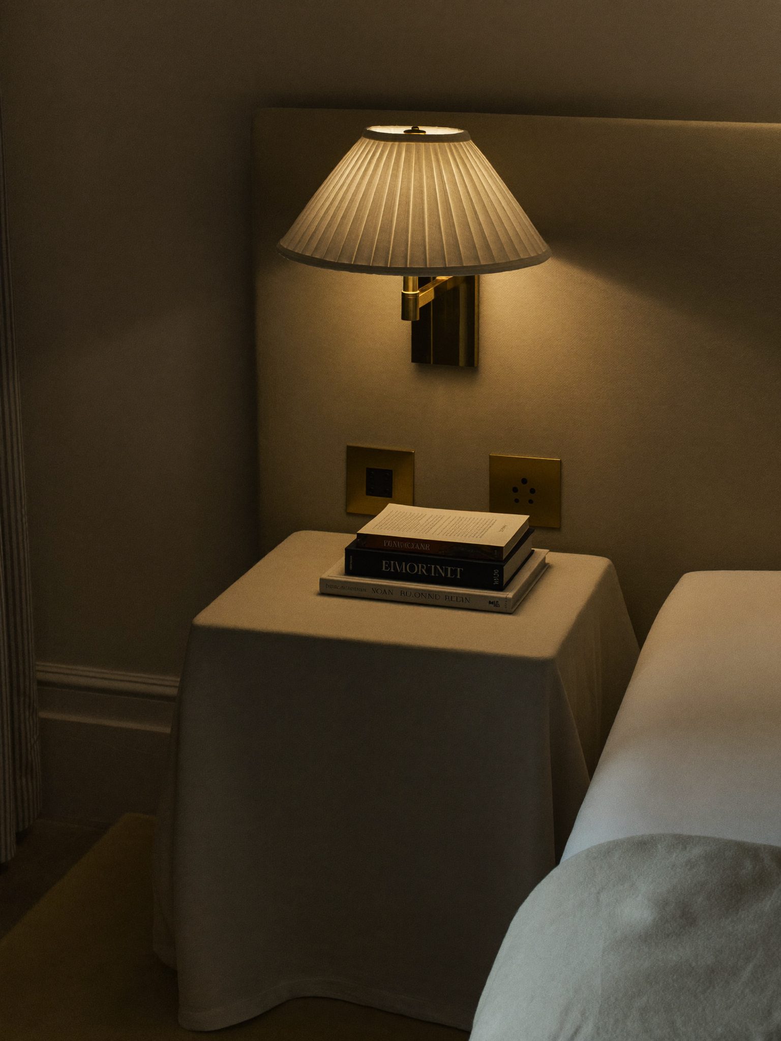 Harbour Suite with sitting area and sea glimpse